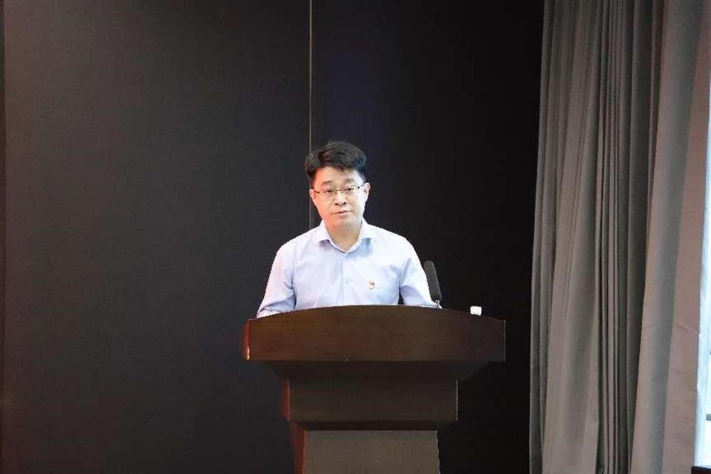 學(xué)習貫徹黨的二十屆三中全會(huì )精神① 產(chǎn)發(fā)科技集團黨總支委員、總經(jīng)理傅亮：堅持科技創(chuàng  )新主線(xiàn)，激活企業(yè)創(chuàng  )造力