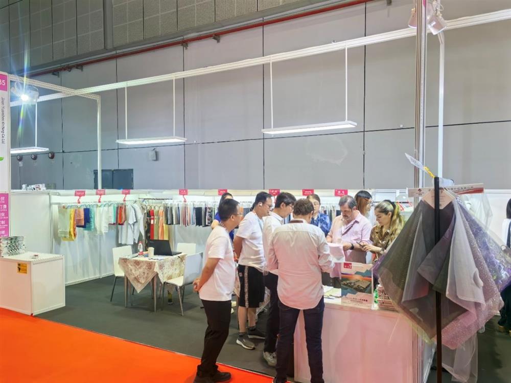 以科技綠色鏈接紡織商機！元首針織亮相2025中國國際紡織面料及輔料（秋冬）博覽會(huì )